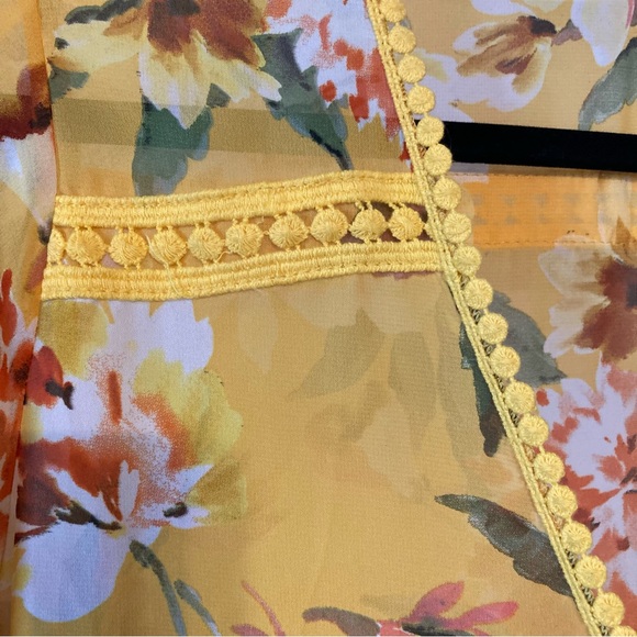 Yellow, floral chiffon topper - Picture 4 of 5